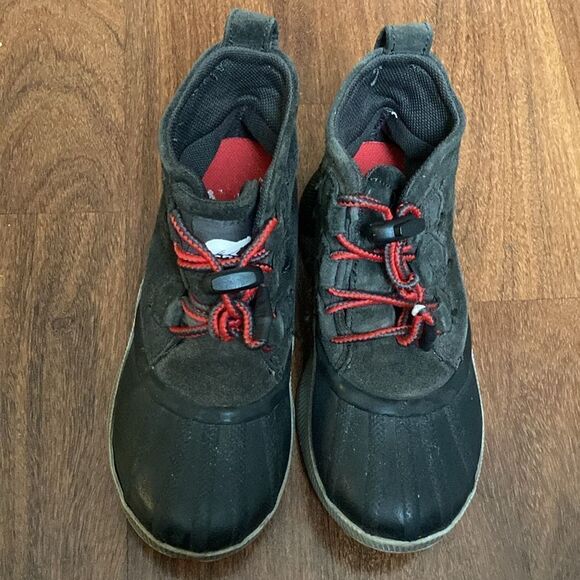 Sorel Waterproof Shoes Sz 2 - Picture 1 of 7